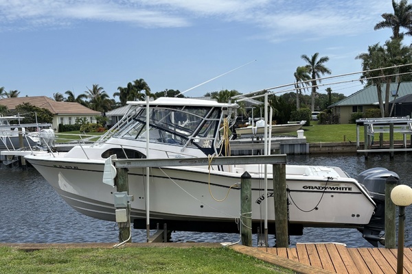 30ft Grady White Yacht For Sale