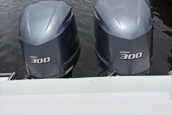 30ft Grady White Yacht For Sale