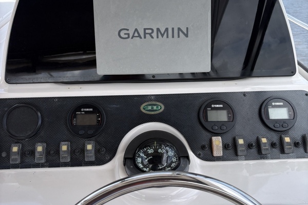 30ft Grady White Yacht For Sale