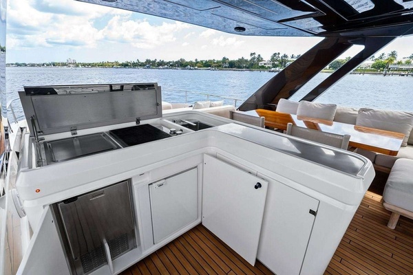 ALVEARE 78ft Ferretti Yachts Yacht For Sale