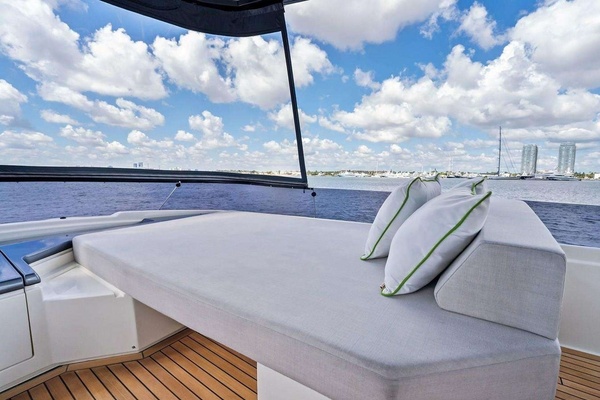 ALVEARE 78ft Ferretti Yachts Yacht For Sale