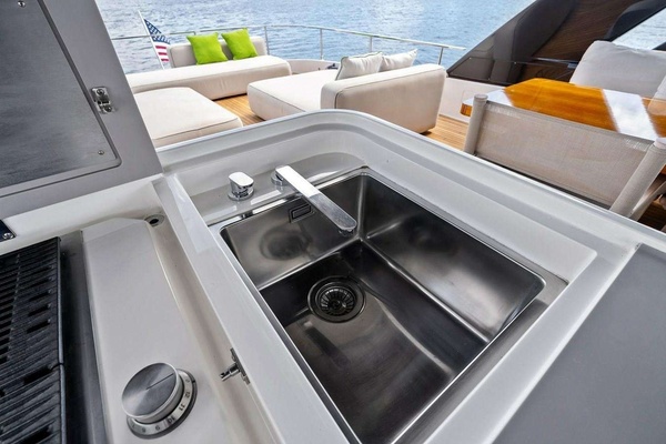 ALVEARE 78ft Ferretti Yachts Yacht For Sale