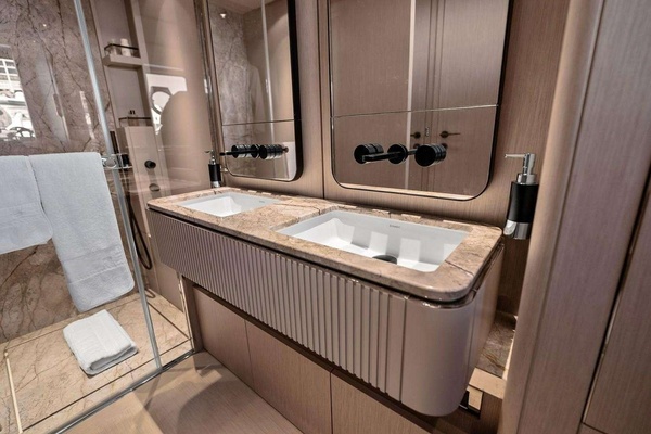 ALVEARE 78ft Ferretti Yachts Yacht For Sale