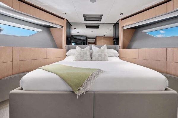 ALVEARE 78ft Ferretti Yachts Yacht For Sale