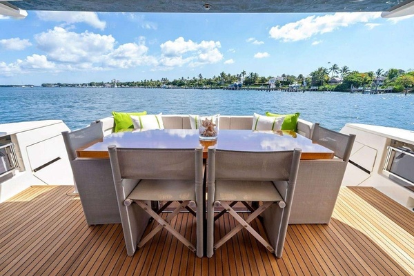 ALVEARE 78ft Ferretti Yachts Yacht For Sale