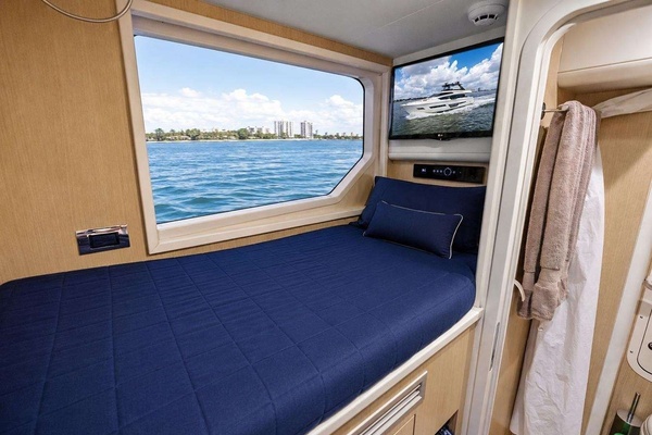 ALVEARE 78ft Ferretti Yachts Yacht For Sale