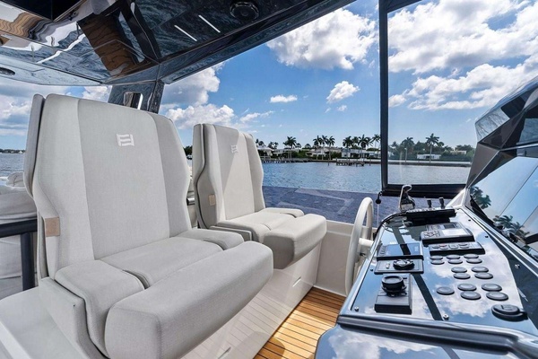 ALVEARE 78ft Ferretti Yachts Yacht For Sale