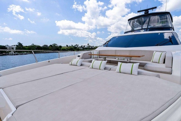 ALVEARE 78ft Ferretti Yachts Yacht For Sale