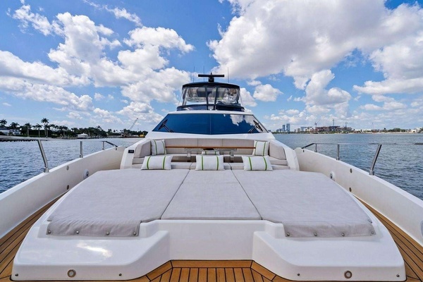 ALVEARE 78ft Ferretti Yachts Yacht For Sale