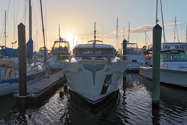 2019 Greenline 48