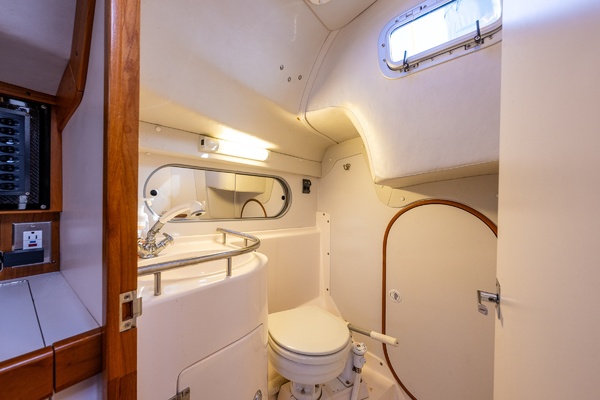 Black Griffon 41ft J Boats Yacht For Sale