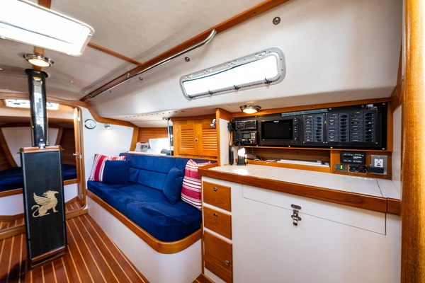 Black Griffon 41ft J Boats Yacht For Sale