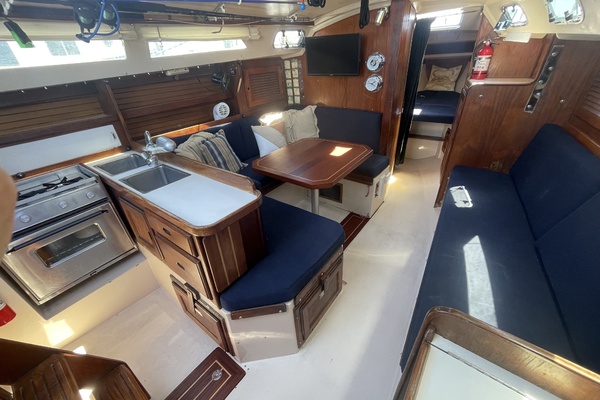 Kona 30ft Catalina Yacht For Sale