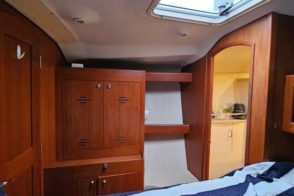 Teak Keel Ah 43ft Hunter Yacht For Sale