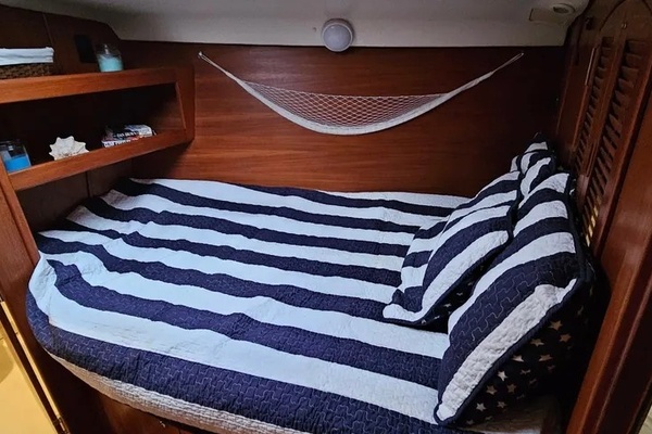 Teak Keel Ah 43ft Hunter Yacht For Sale