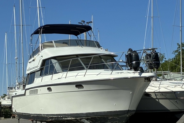 Feelin  Knotty 37ft Carver Yacht For Sale