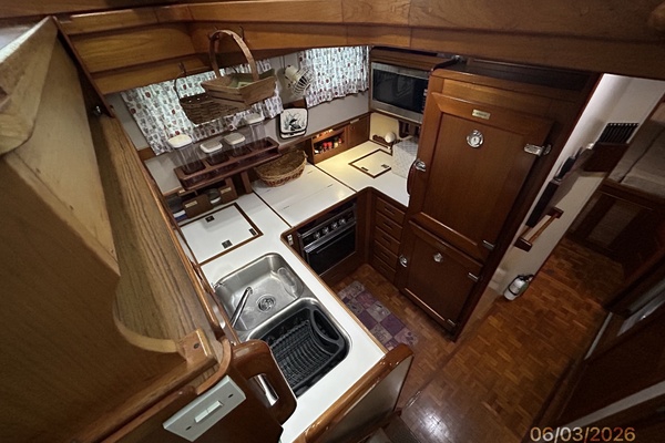 Inspeyered 2 46ft Grand Banks Yacht For Sale