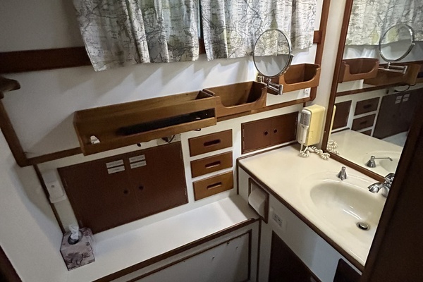 Grand Banks Classic Yacht For Sale