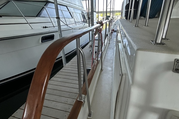 Inspeyered 2 46ft Grand Banks Yacht For Sale