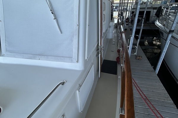 Grand Banks Classic Yacht For Sale