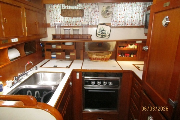 Grand Banks Classic Yacht For Sale