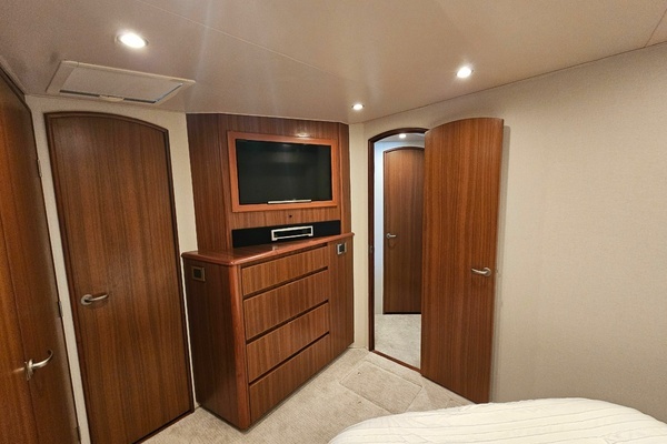 2010 Viking 64
