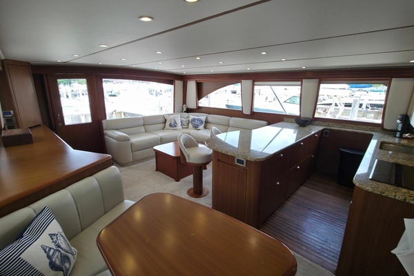 2010 Viking 64