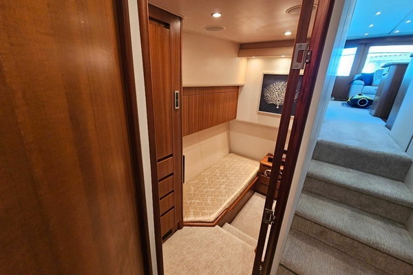 2010 Viking 64