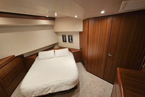2010 Viking 64