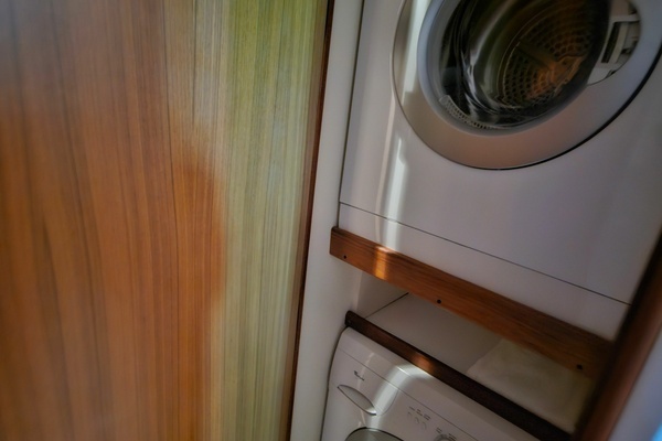 2010 Viking 64