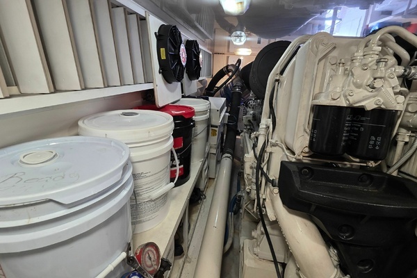 2010 Viking 64