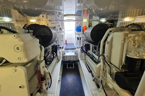 2010 Viking 64