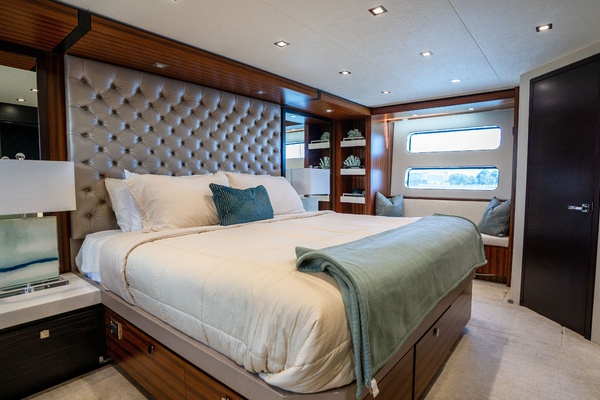 Lovie 75ft Hatteras Yacht For Sale