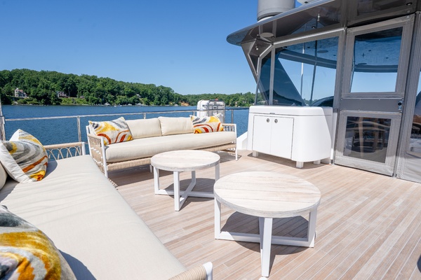 Lovie 75ft Hatteras Yacht For Sale
