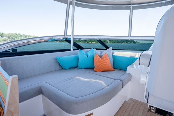 Lovie 75ft Hatteras Yacht For Sale