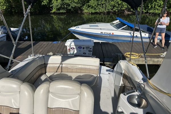 28ft Four Winns Yacht For Sale