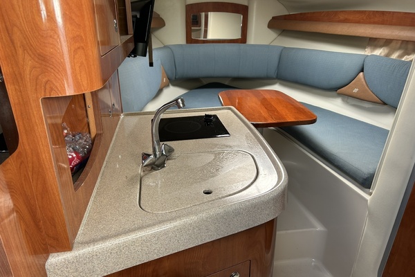 28ft Four Winns Yacht For Sale