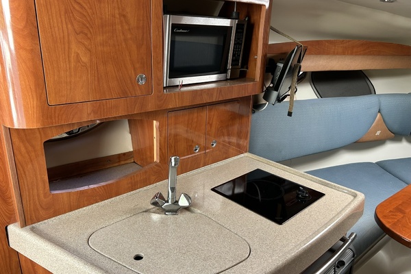 28ft Four Winns Yacht For Sale