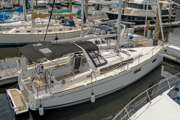 2023 Beneteau 365 Oceanis 38.1