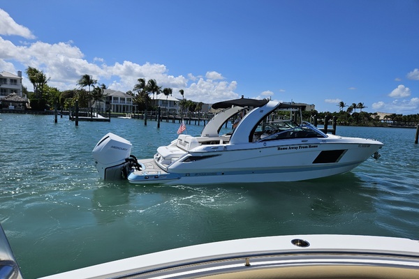30ft Four Winns Yacht For Sale