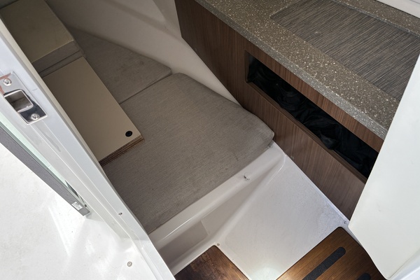 30ft Four Winns Yacht For Sale