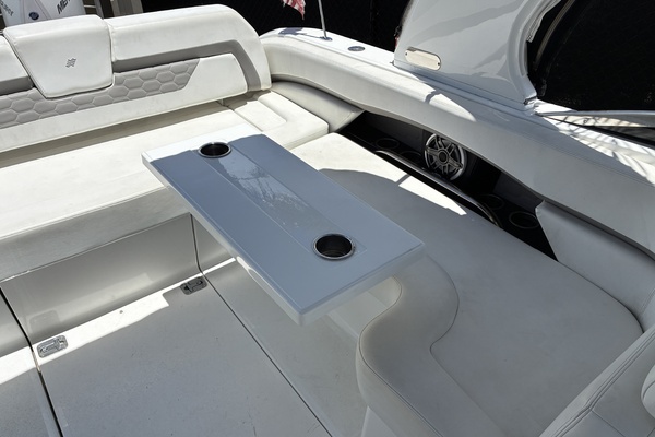 30ft Four Winns Yacht For Sale