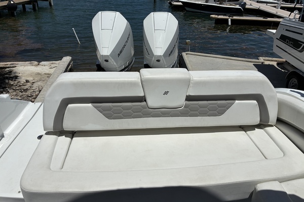 30ft Four Winns Yacht For Sale
