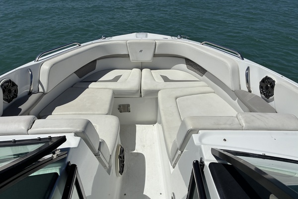 30ft Four Winns Yacht For Sale