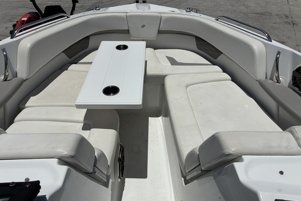 30ft Four Winns Yacht For Sale