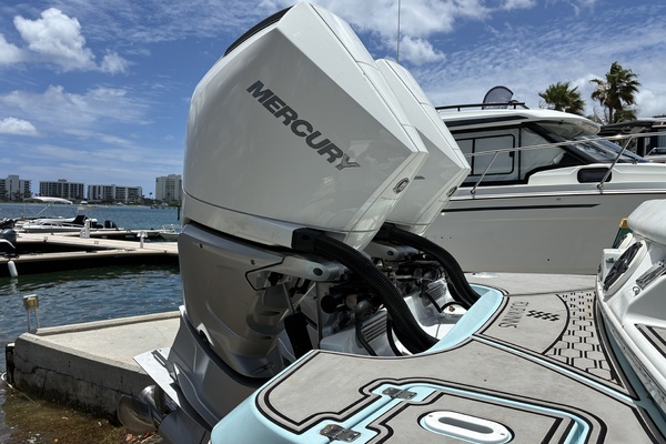 30ft Four Winns Yacht For Sale