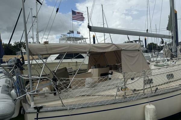 Pelicano 44ft Island Packet Yacht For Sale