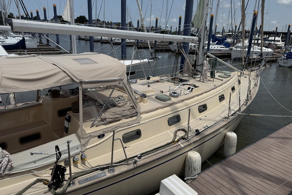Pelicano 44ft Island Packet Yacht For Sale