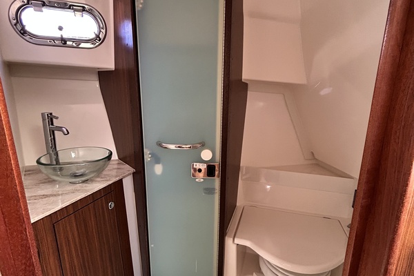 35ft Pursuit Yacht For Sale