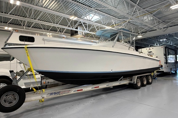 Photo of the 2006 Contender 36 Fisharound